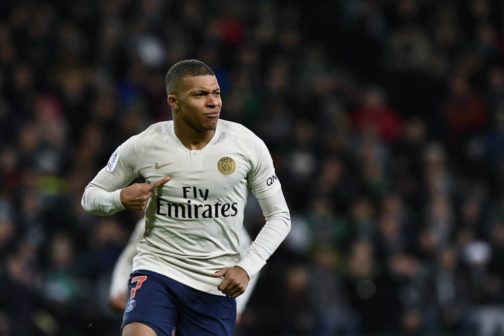 TechWeb微晚报：特斯拉在欧洲多国销量下滑 小米汽车今年交付量目标有望提前实现